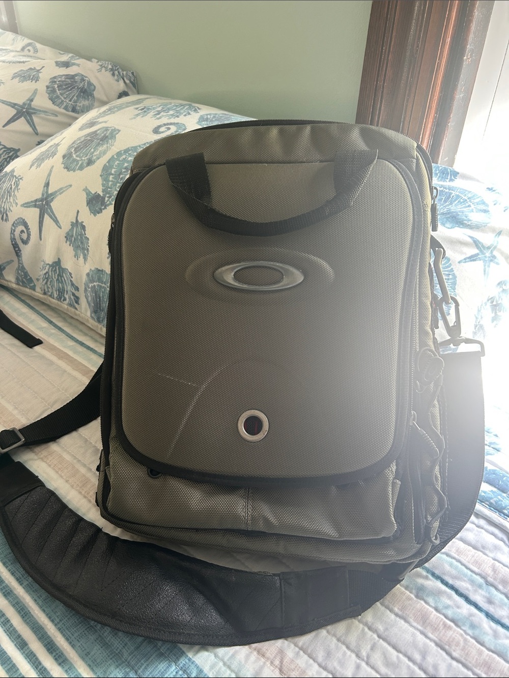 Oakley Olive Green Compact Messenger Backpack #BTS